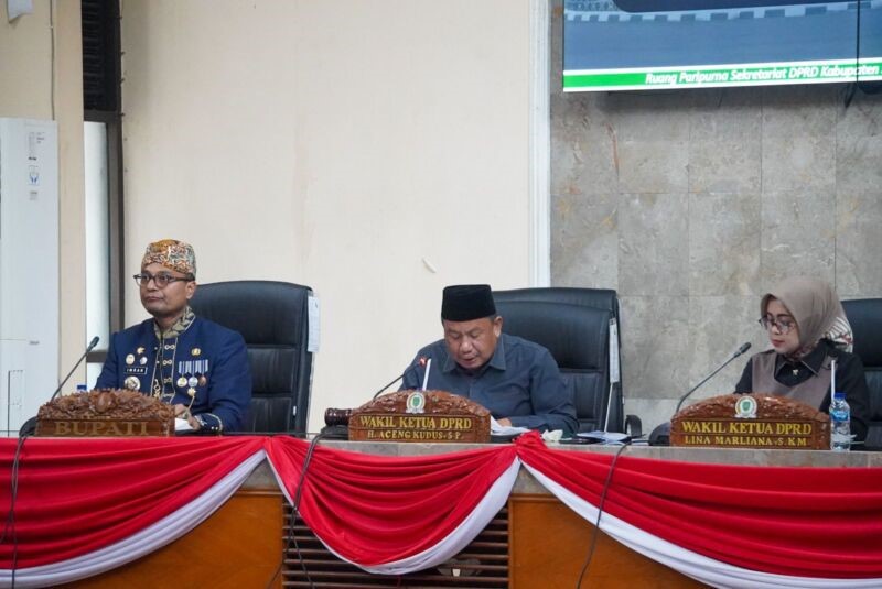 Rapat Paripurna DPRD Bahas Rancangan Perda tentang Perubahan APBD Tahun Anggaran 2024