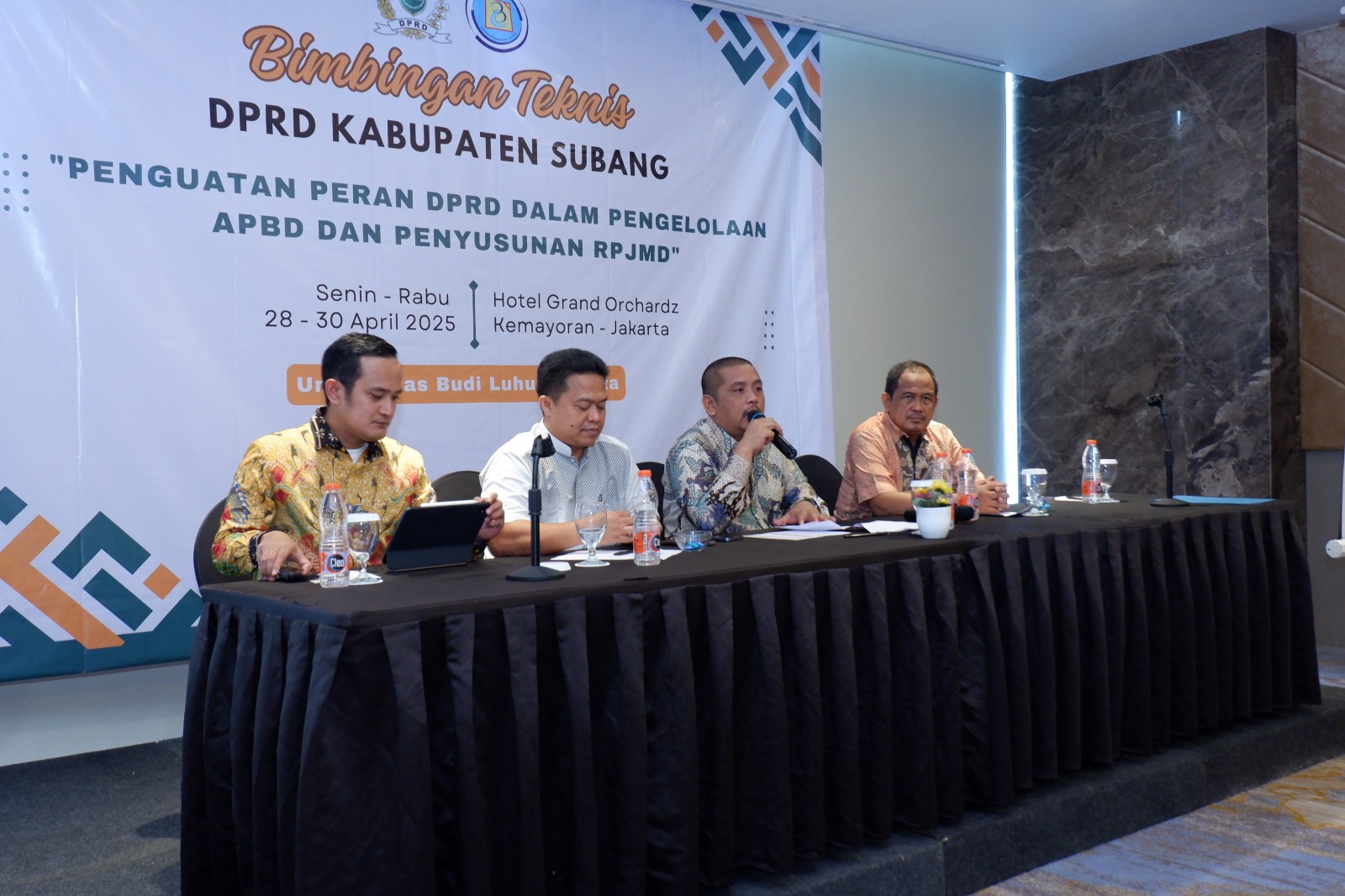 Pimpinan dan Anggota DPRD Subang Ikuti Bimtek Penguatan Peran DPRD dalam Pengelolaan APBD dan Penyusunan RPJMD