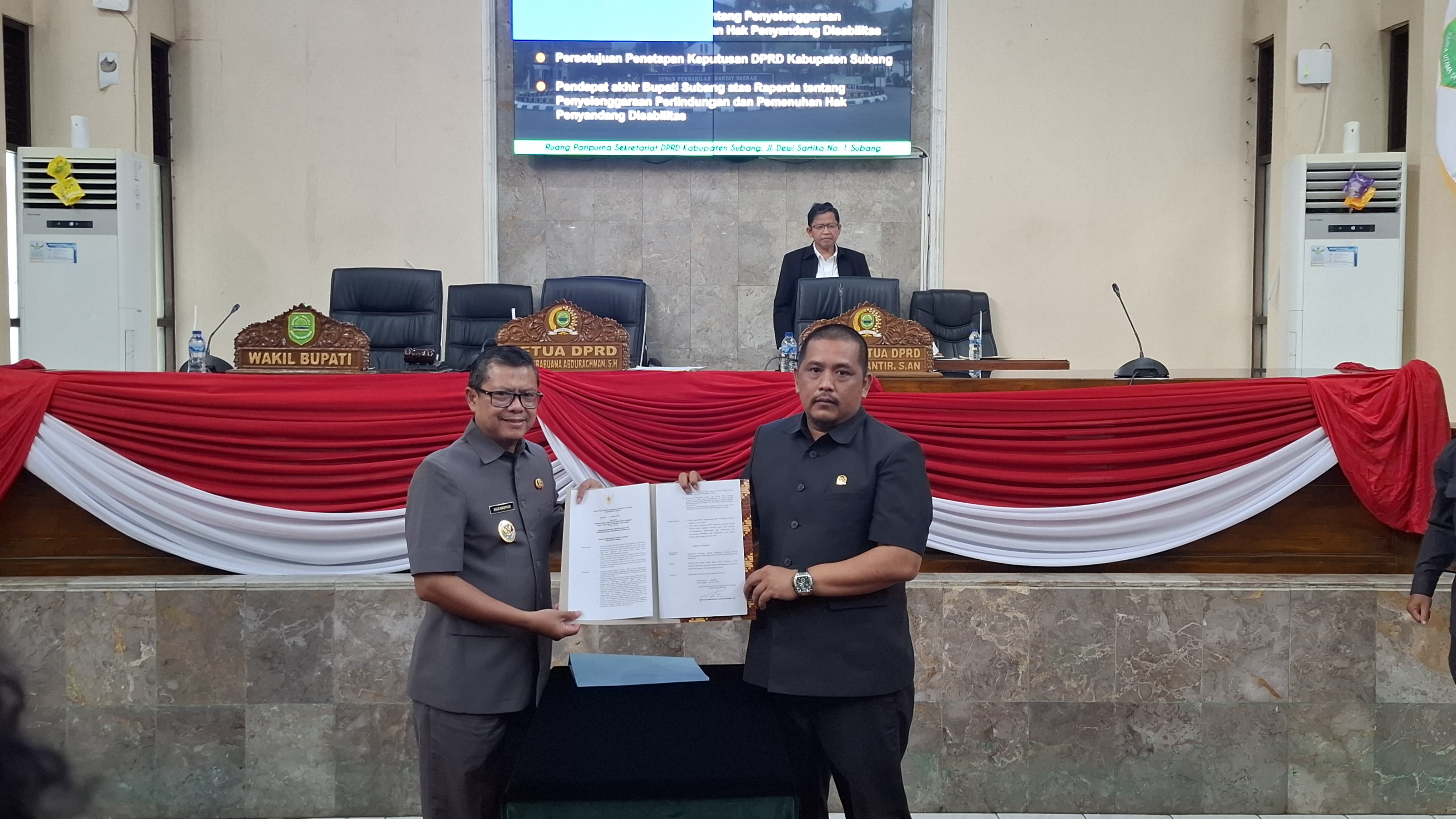 Persetujuan atas raperda tentang penyelenggaraan perlindungan dan pemenuhan hak penyandang disabilitas menjadi peraturan daerah